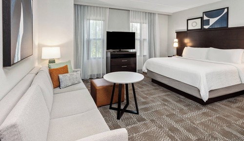 Studio Suite, 1 King Bed, Kitchen