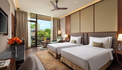 Luxury Room Courtyard View with Balcony - Twin Bed
