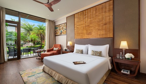 Luxury Room Courtyard View with Sit Out - King Bed