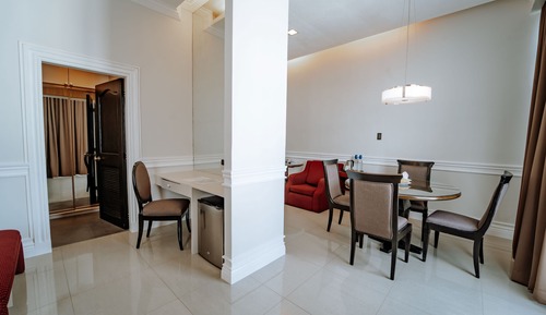 Penthouse Suite