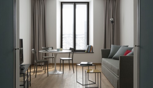 One bedroom apartment, Via Romagnosi 4