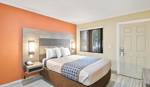 Elite Room, 1 Queen Bed, Refrigerator & Microwave, Oceanfront