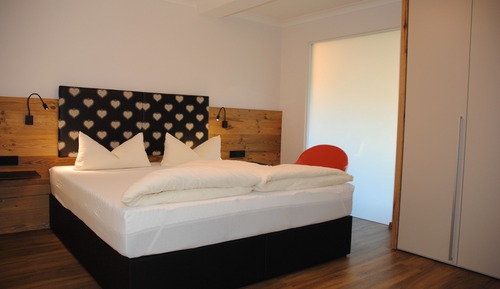 Deluxe Apartment, 2 Bedrooms, 2 Bathrooms, Garden Area