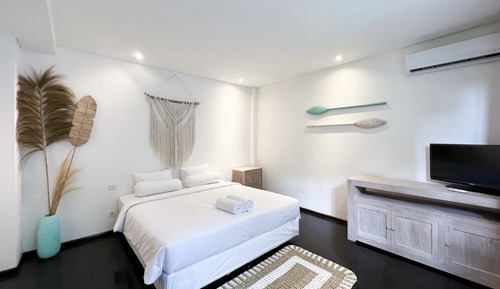 Classic Villa, 2 Bedrooms, Hot Tub, Garden View