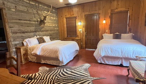 Premium Cabin, 2 Queen Beds, Garden Area