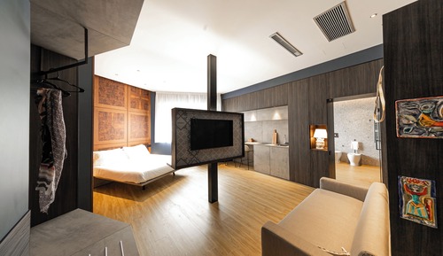 Junior Studio Suite
