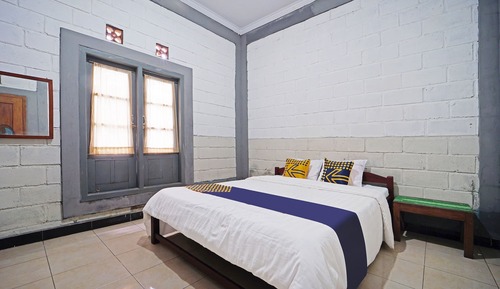 Basic Double Room