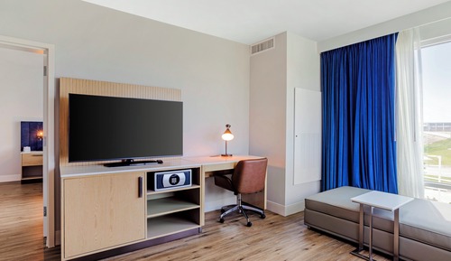 Suite, 1 Bedroom, Mobility Accessible (Silos View, Extra Bathrm)