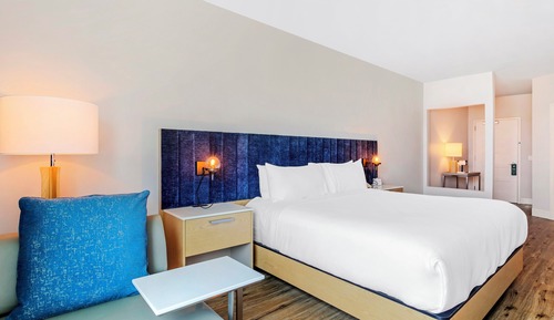 Standard Room, 1 King Bed (with Daybed)