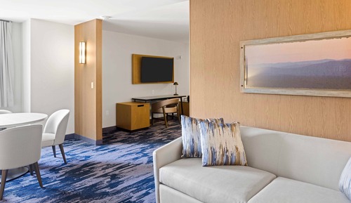 Suite, 1 King Bed with Sofa bed, Non Smoking