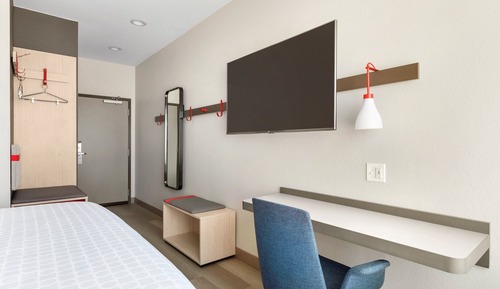 Standard Room, 1 King Bed