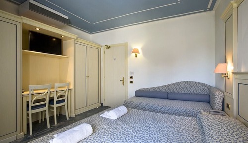 Classic Triple Room
