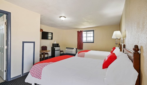 Room, 2 Queen Beds, Smoking