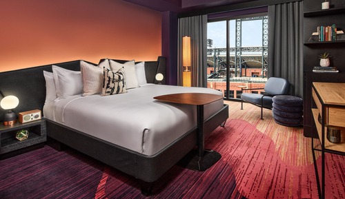 Suite, 1 King Bed (Mile High)
