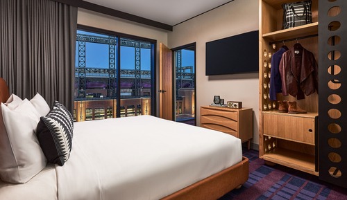 Suite, 1 King Bed (MVP)