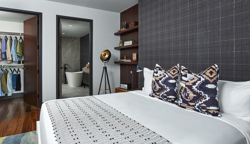 Penthouse, 2 Bedrooms, Corner