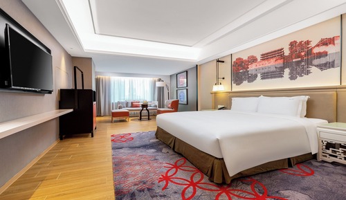 1 King Bed Grand