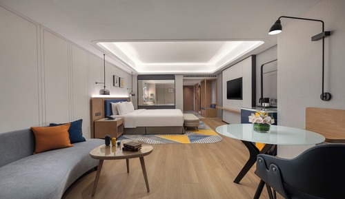 1 King Bed Premium