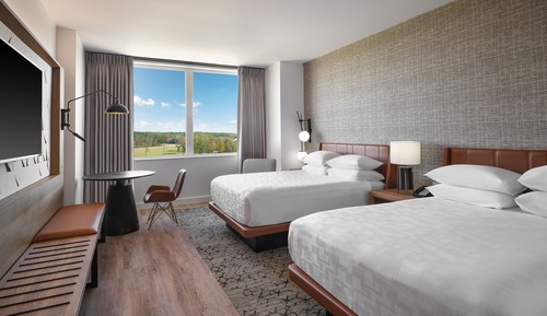 Club Room, 2 Queen Beds, Non Smoking, Golf View (Mobility/Hearing Access, Roll-in Shwr)