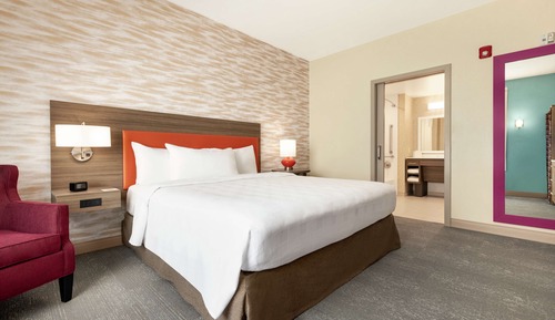 Suite, 1 King Bed, Accessible, Bathtub (Mobility & Hearing)
