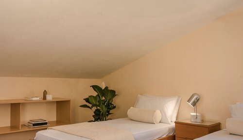 Suite, Sea View