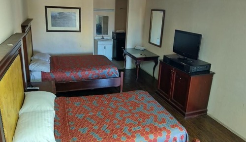 Basic Double or Twin Room, 1 Bedroom, Smoking, Refrigerator & Microwave