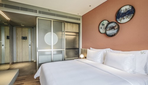 Premier Room