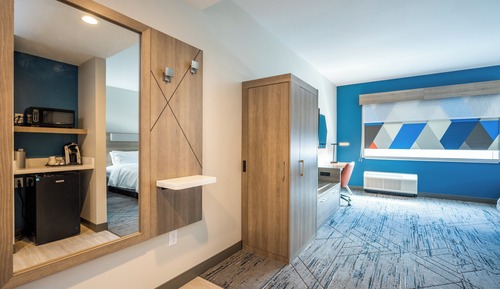 Suite, 2 Queen Beds, Accessible (Communications)