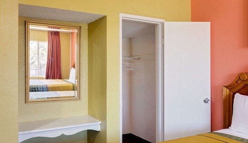 Room, 2 Queen Beds, Smoking