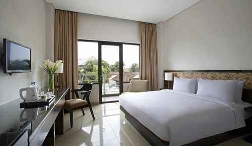 Superior Room, 1 King Bed, Balcony