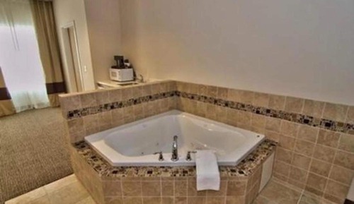 Suite, 1 King Bed, Non Smoking, Hot Tub