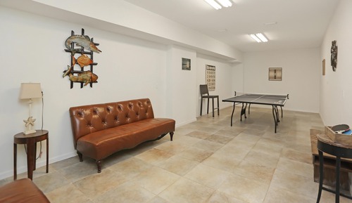 House, Multiple Beds (Big Chill)