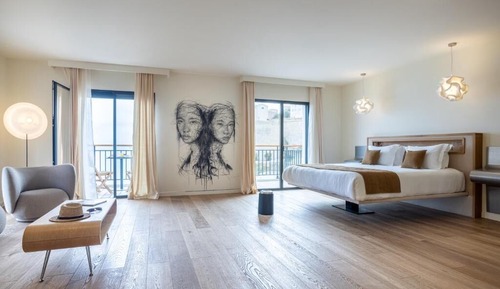 Suite, 1 King Bed (Citadel view)