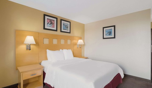Standard Room, 1 Queen Bed, Non Smoking