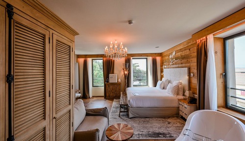 Junior Suite, 1 King Bed (Hameau)