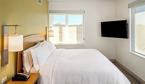 Executive Suite, 1 Bedroom (Mobility/Hearing Access, Roll-In Shwr)