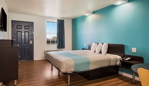 Standard Room, 1 King Bed, Non Smoking
