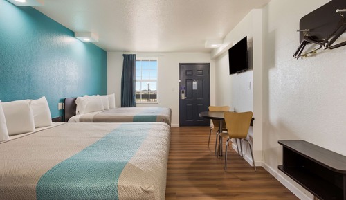 Standard Room, Multiple Beds, Non Smoking