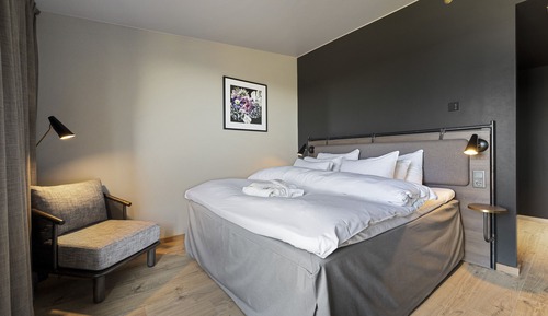 Deluxe Room, 1 King Bed (Fairway)