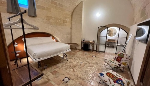 Deluxe Room, 1 Queen Bed