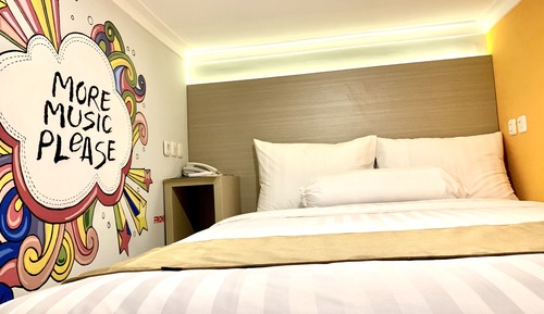 First Class Up Queen Bed
