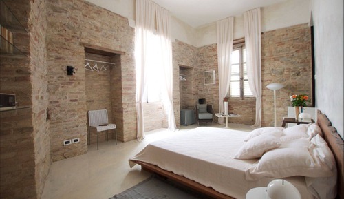 Deluxe Double Room (Dacia Maraini)