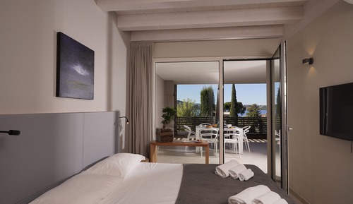 Executive Apartment, 2 Bedrooms, Balcony, Lake View