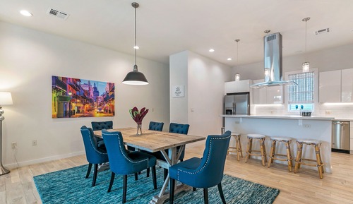 Exclusive Townhome, 4 Bedrooms, Balcony