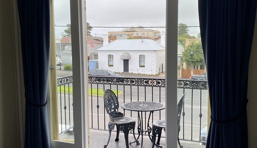 2 Bedroom Studio (Unit 6a)