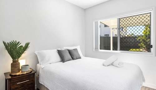 4 Bedroom Holiday Home
