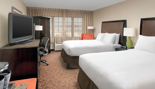 Two Queen Beds, Non-Smoking, Roll In Shower
