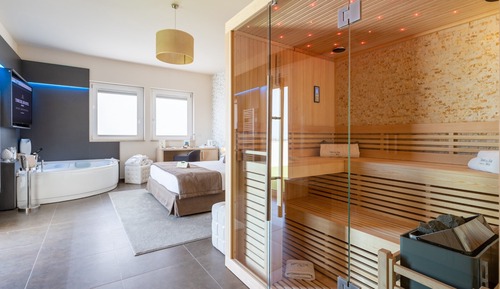 Romantic Studio Suite, 1 Queen Bed, Sauna, Sea View