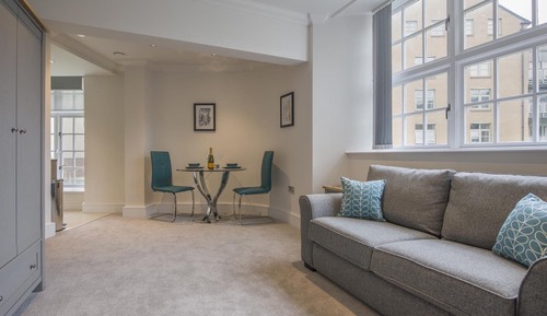 Luxury Studio, Ensuite, River View (Apt 17 - City Centre )