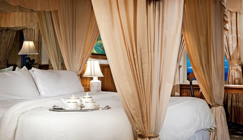 Room 8